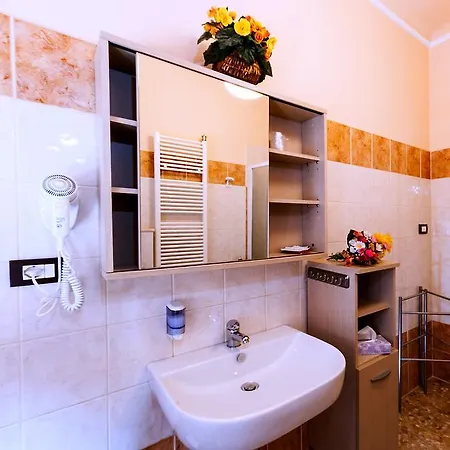 Affittacamer Skipper Pensión 4*